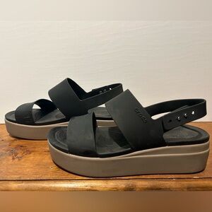 Women’s platform Croc sandals size 10
